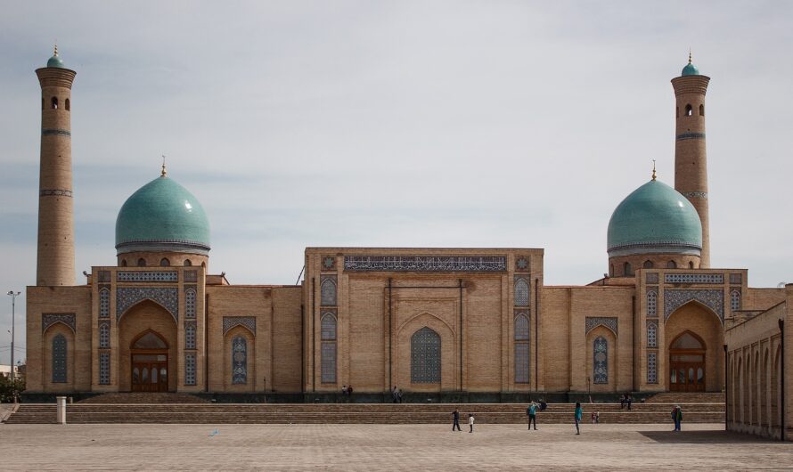 С начала текущего года в Узбекистан прибыло более двух миллионов туристов